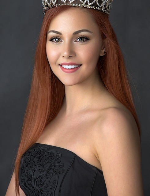 而明显愤怒 而明显愤怒